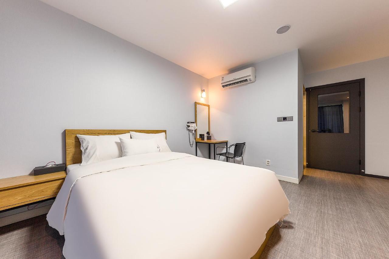 Business Joy Hotel Cheongju Exterior photo