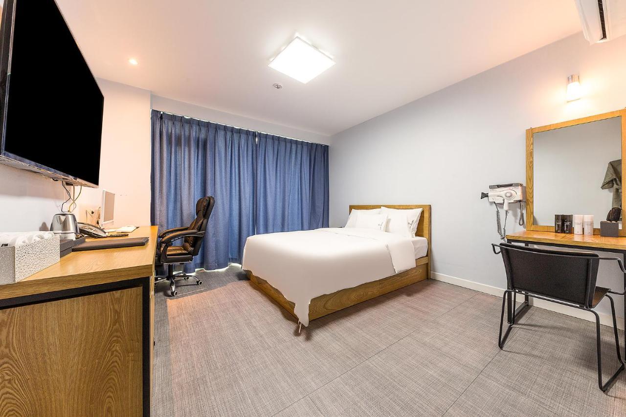 Business Joy Hotel Cheongju Exterior photo