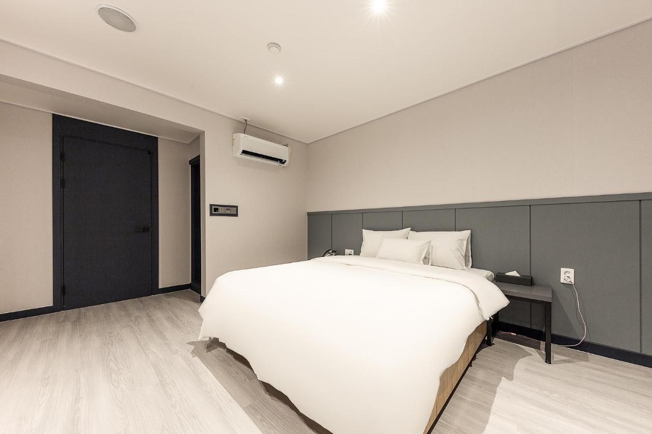Business Joy Hotel Cheongju Exterior photo