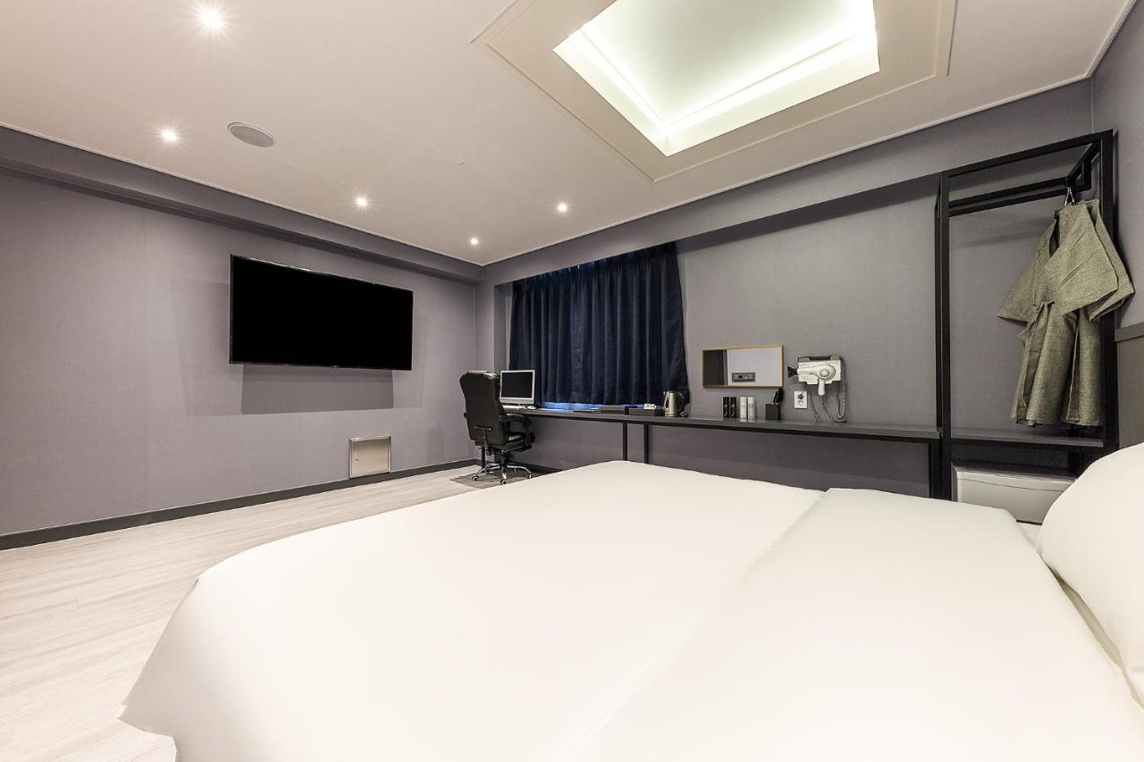 Business Joy Hotel Cheongju Exterior photo
