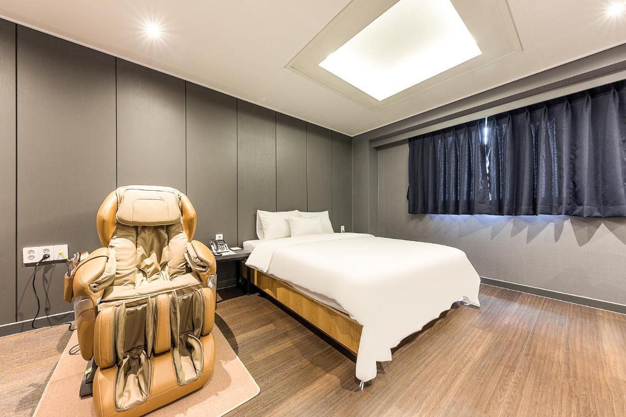 Business Joy Hotel Cheongju Exterior photo